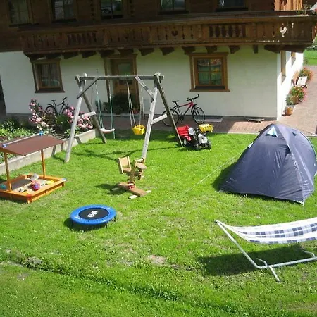 Farm stay Gratzerhof Zederhaus